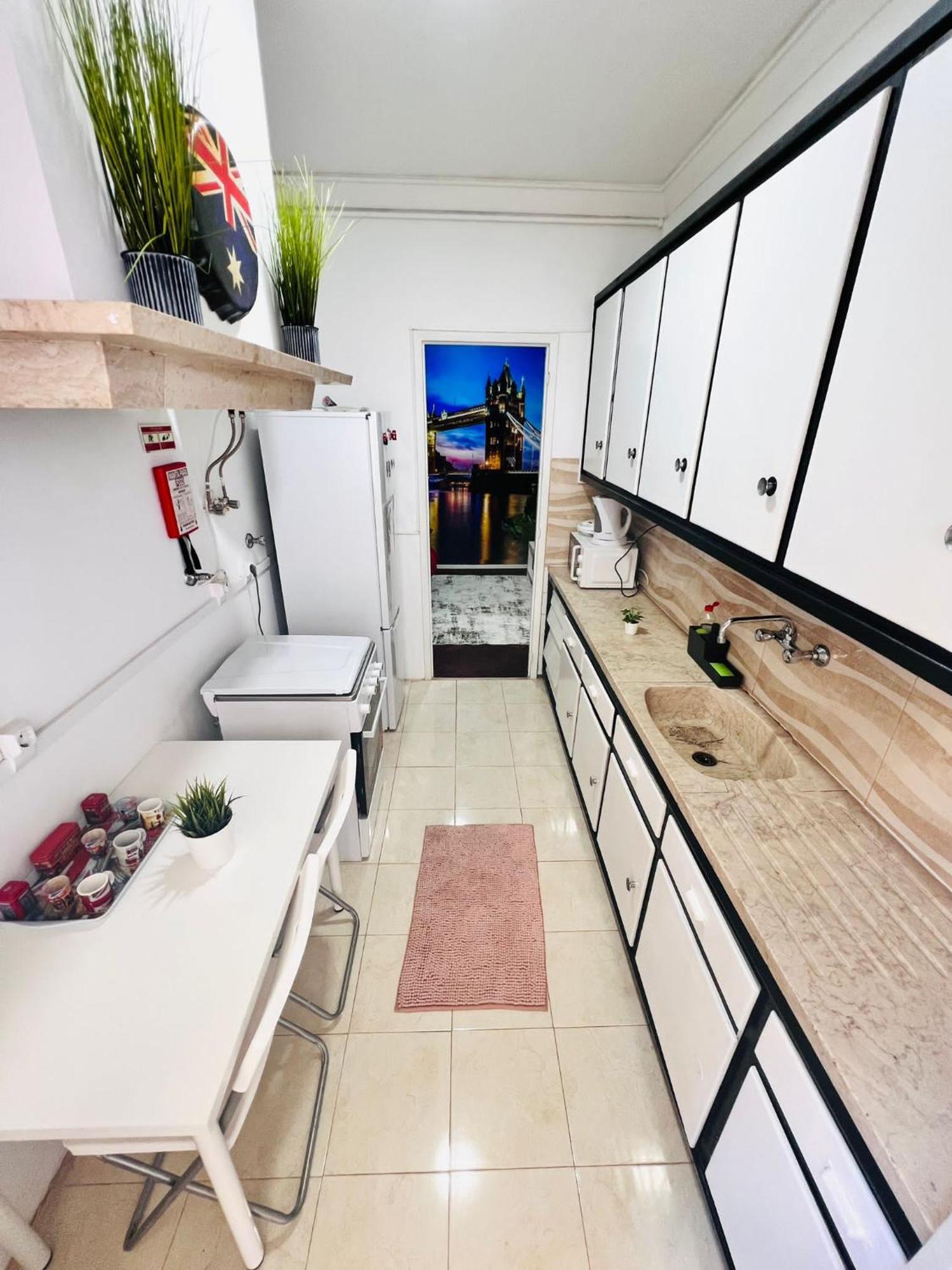 Spacious Flat In Lisbon, For Tourists Apartamento *