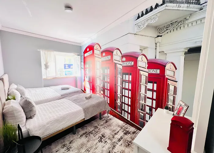 Spacious Flat In Central Lisbon, Top For Tourists